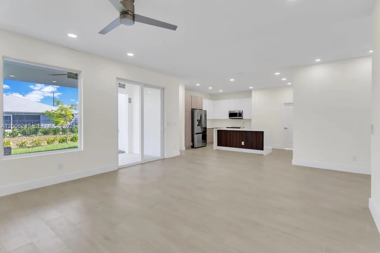 1831 Embers Pkwy W, Cape Coral FL 33993