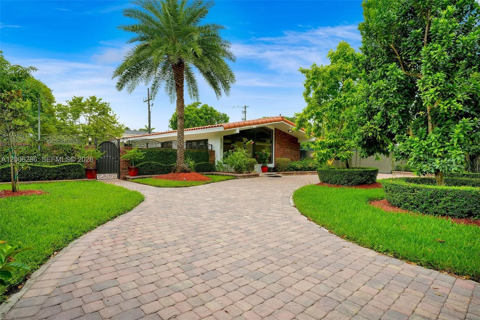 6820 SW 86th Ave, Miami FL 33143