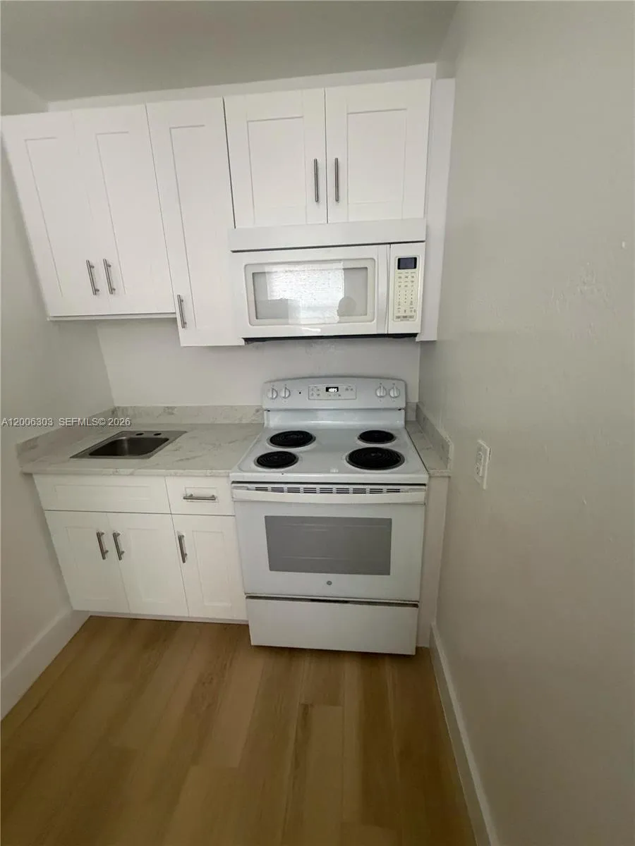 3669 Thomas Ave # 9, Miami FL 33133