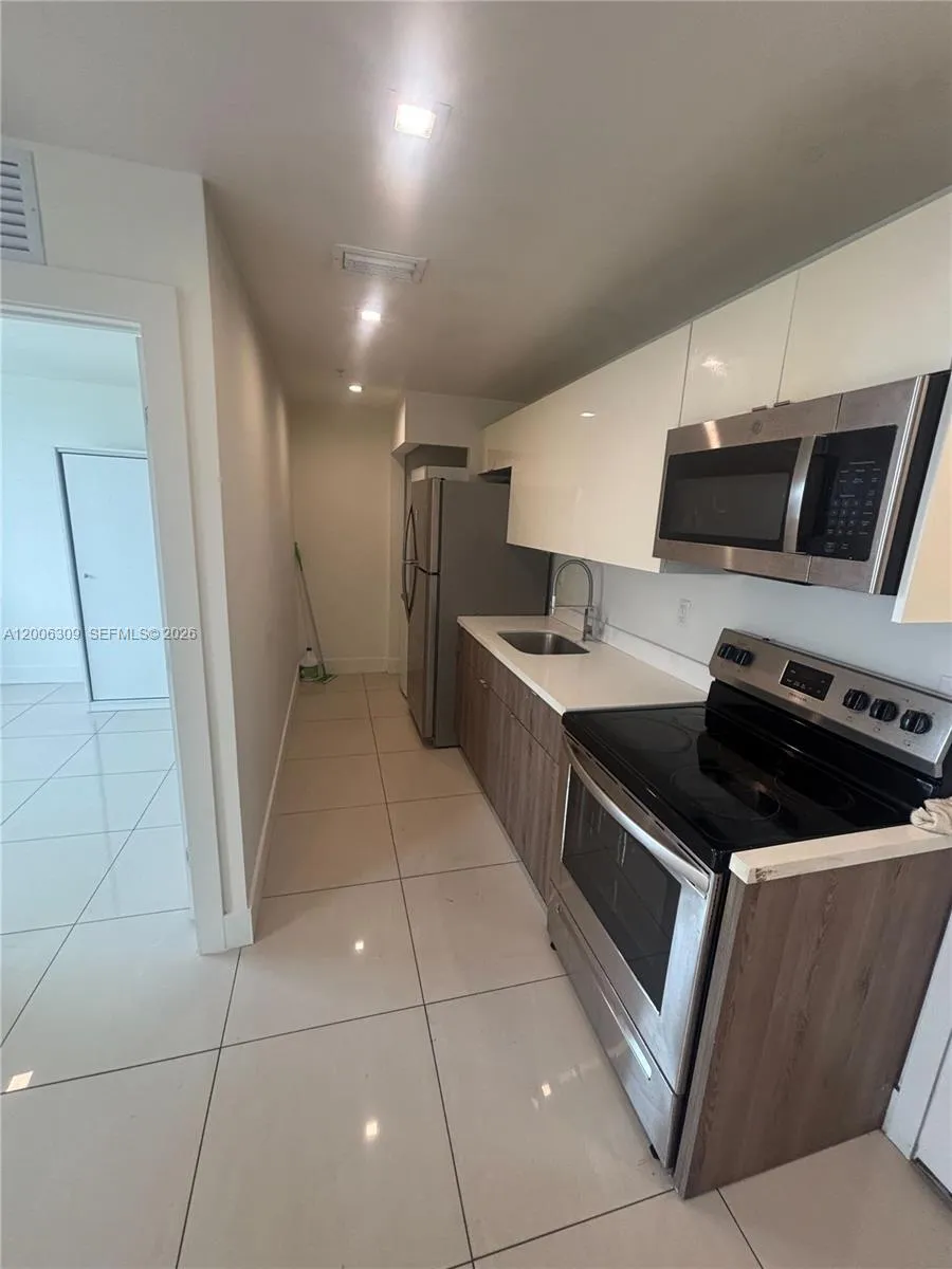 821 SW 18th Ave # 205, Miami FL 33135