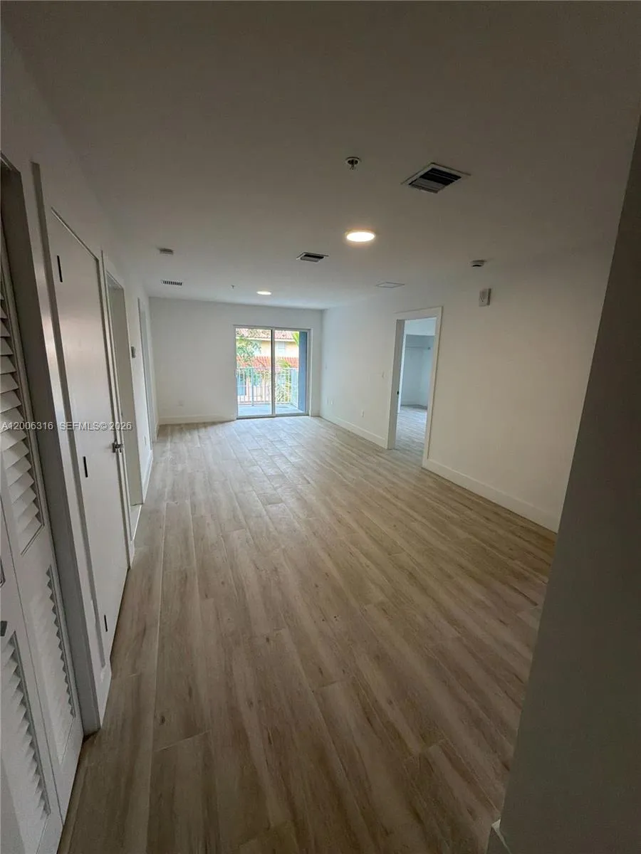 32 NW 14th Ave # 203, Miami FL 33125