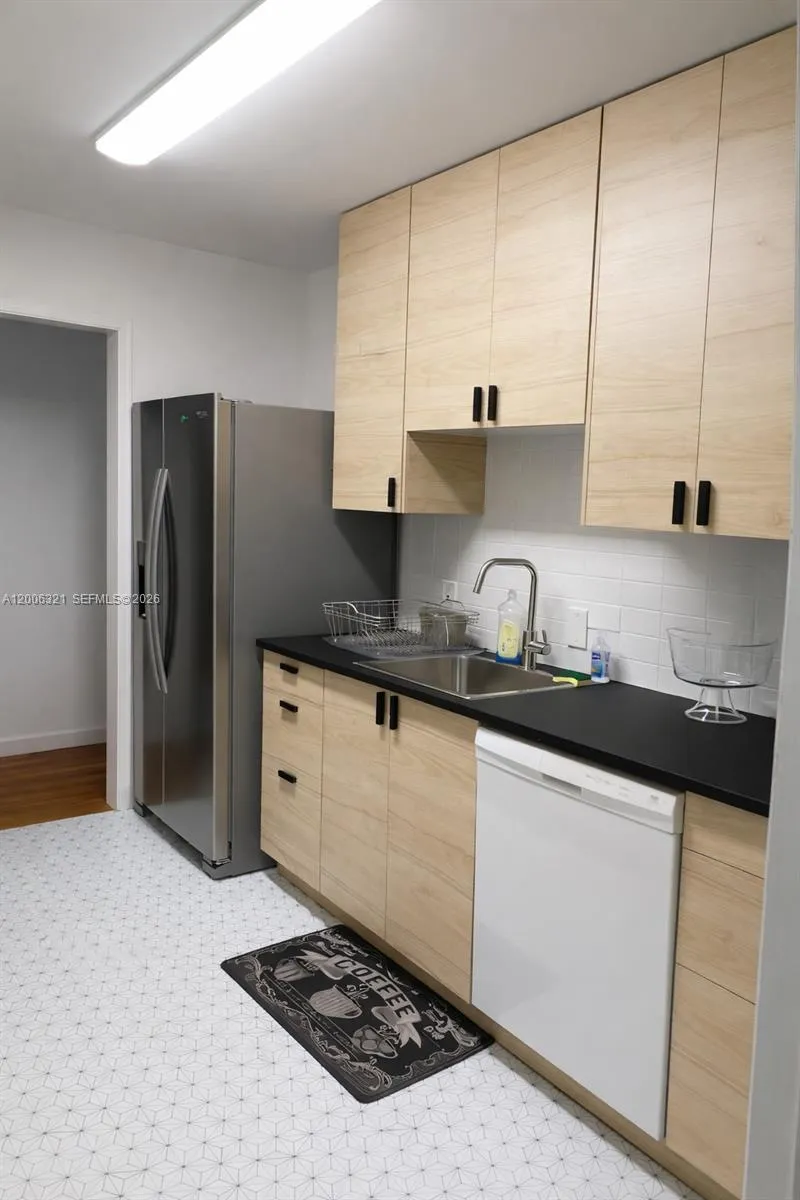 5800 SW 61st St, Miami FL 33143