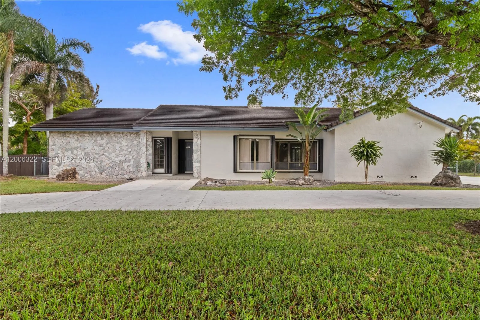 15941 SW 252nd St, Homestead FL 33031