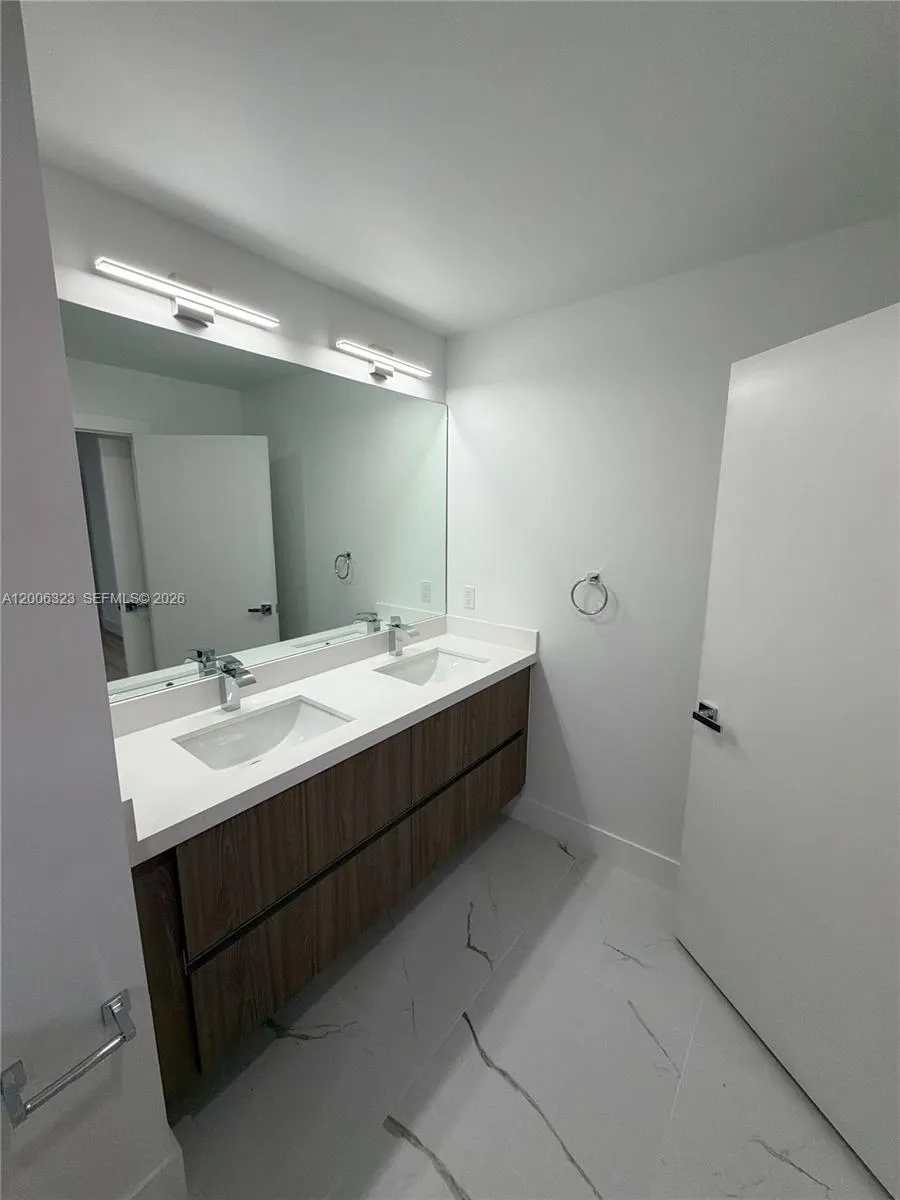 32 NW 14th Ave # 302, Miami FL 33125