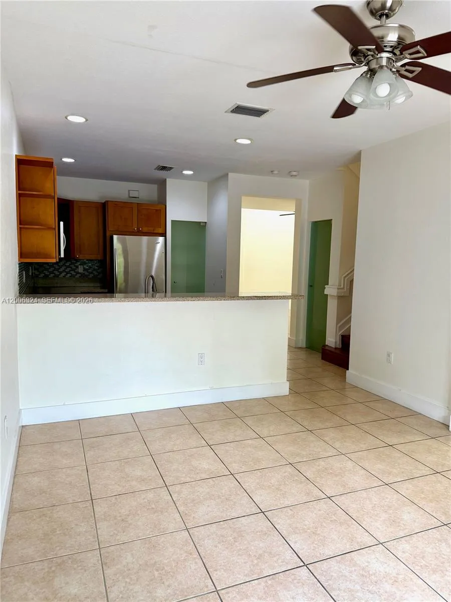 10747 NW 76th Ln, Doral FL 33178