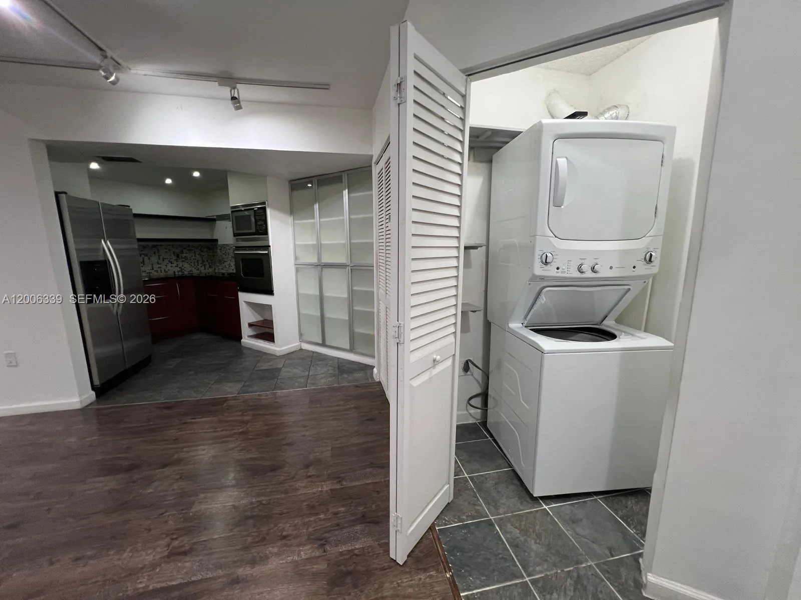 9715 Fontainebleau Blvd # E308, Miami FL 33172