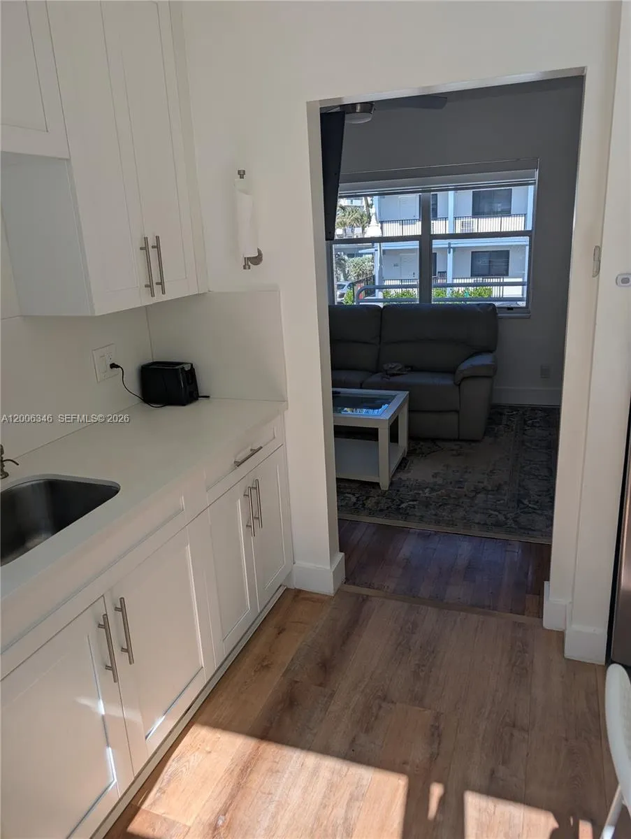 326 Wilson St # 201, Hollywood FL 33019