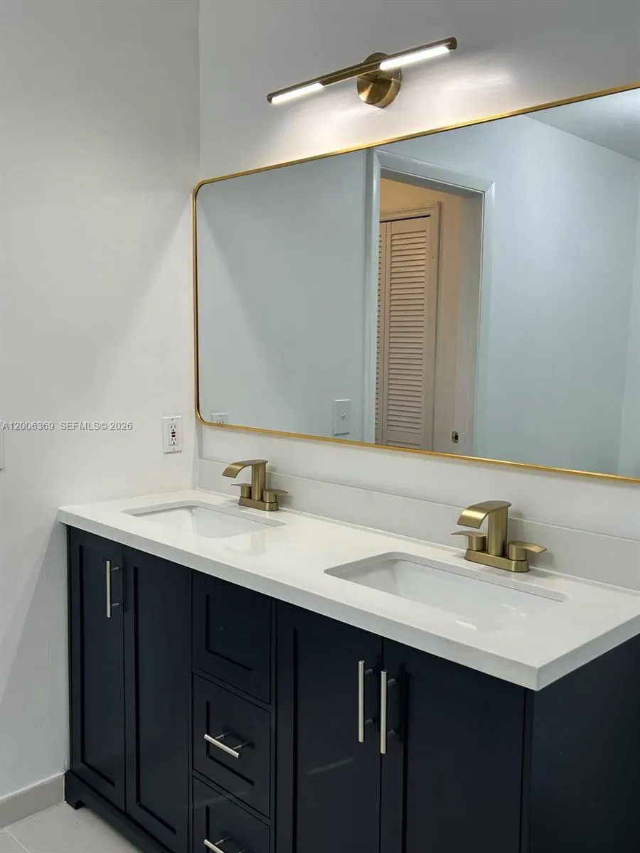 820 NW 132 ct # 0, Miami FL 33182