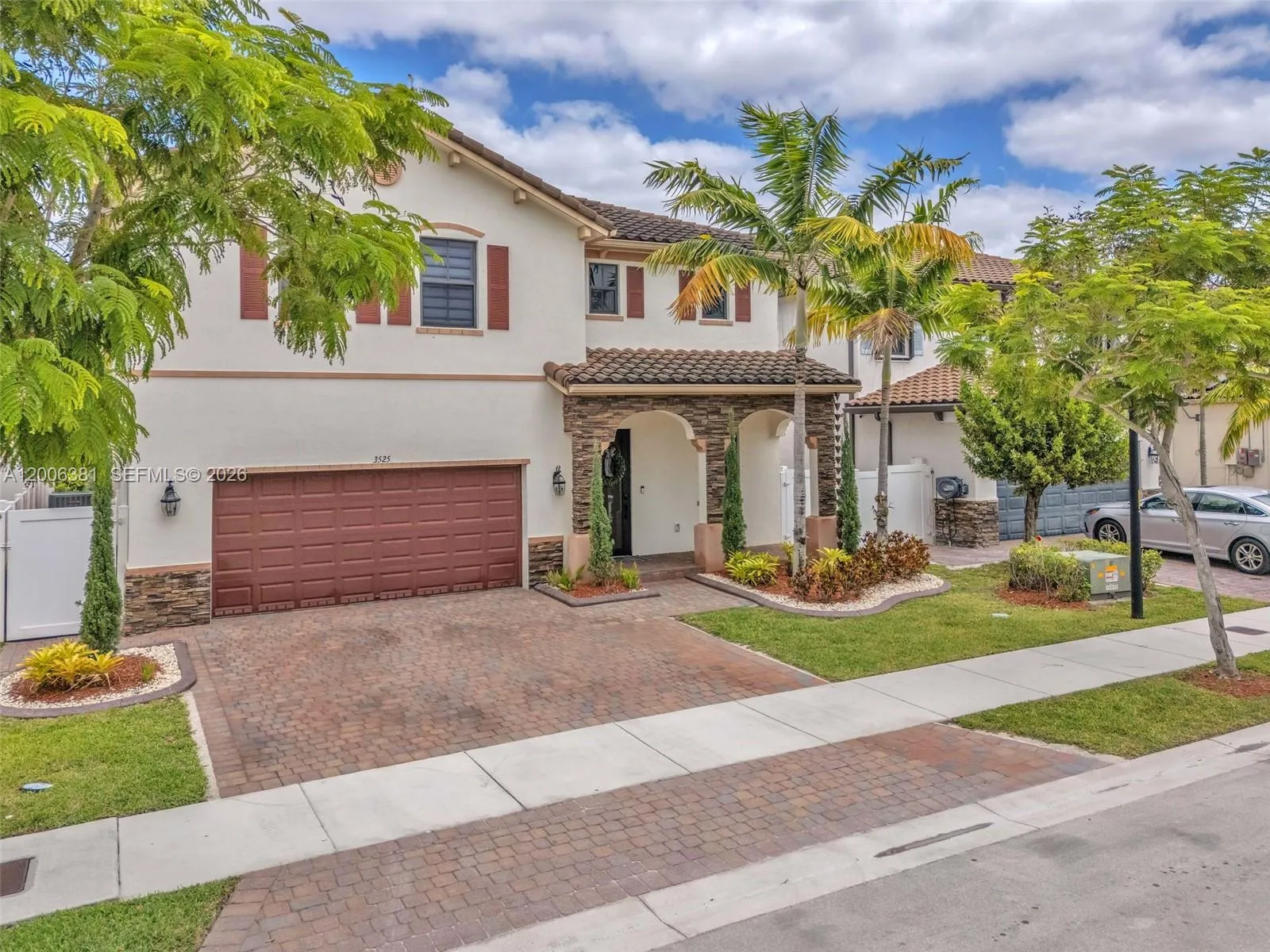 3525 W 94th St, Hialeah FL 33018