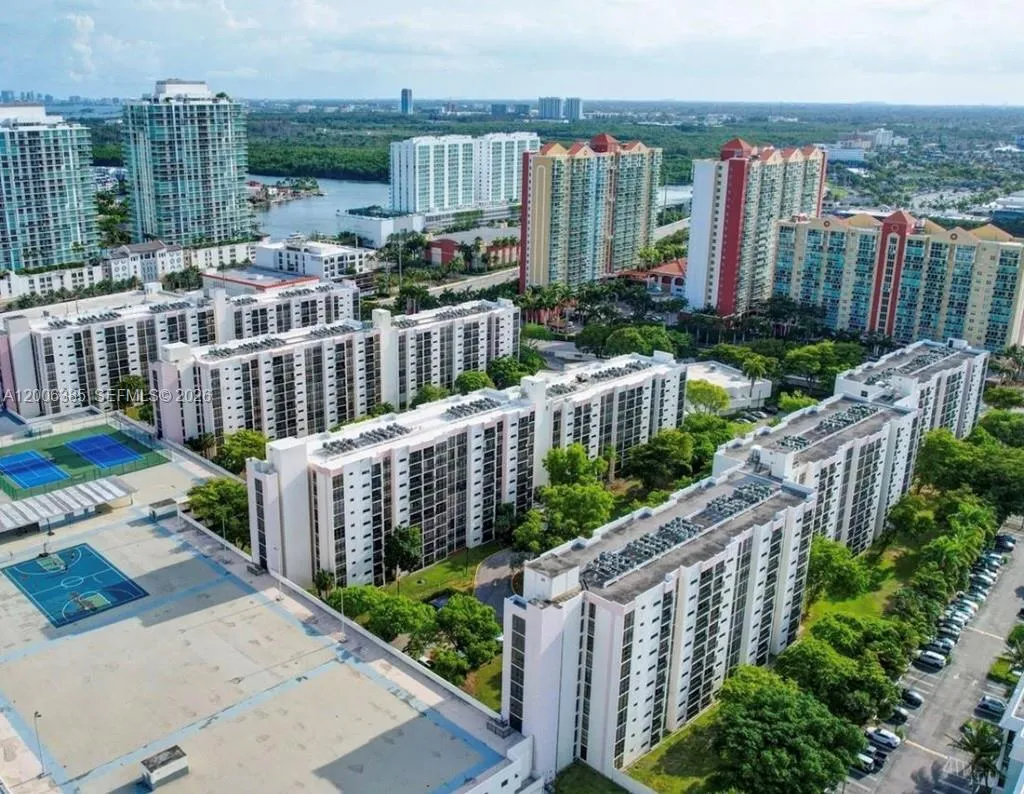16909 N Bay Rd, Sunny Isles Beach FL 33160