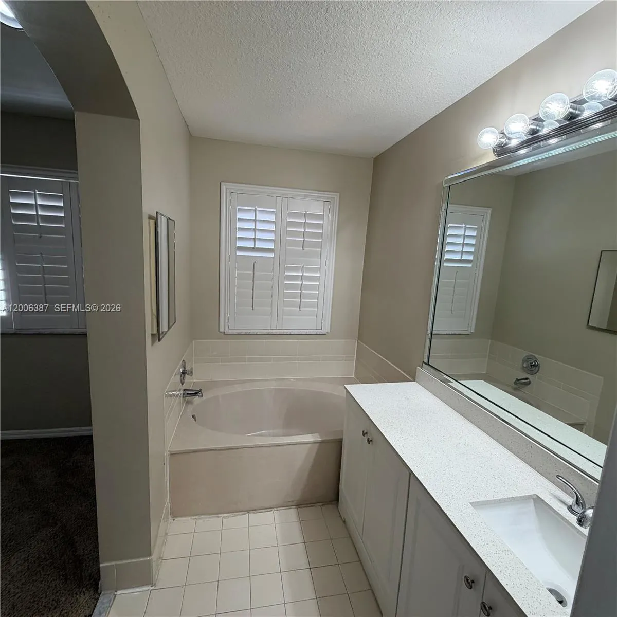 941 Doveplum Ct, Hollywood FL 33019