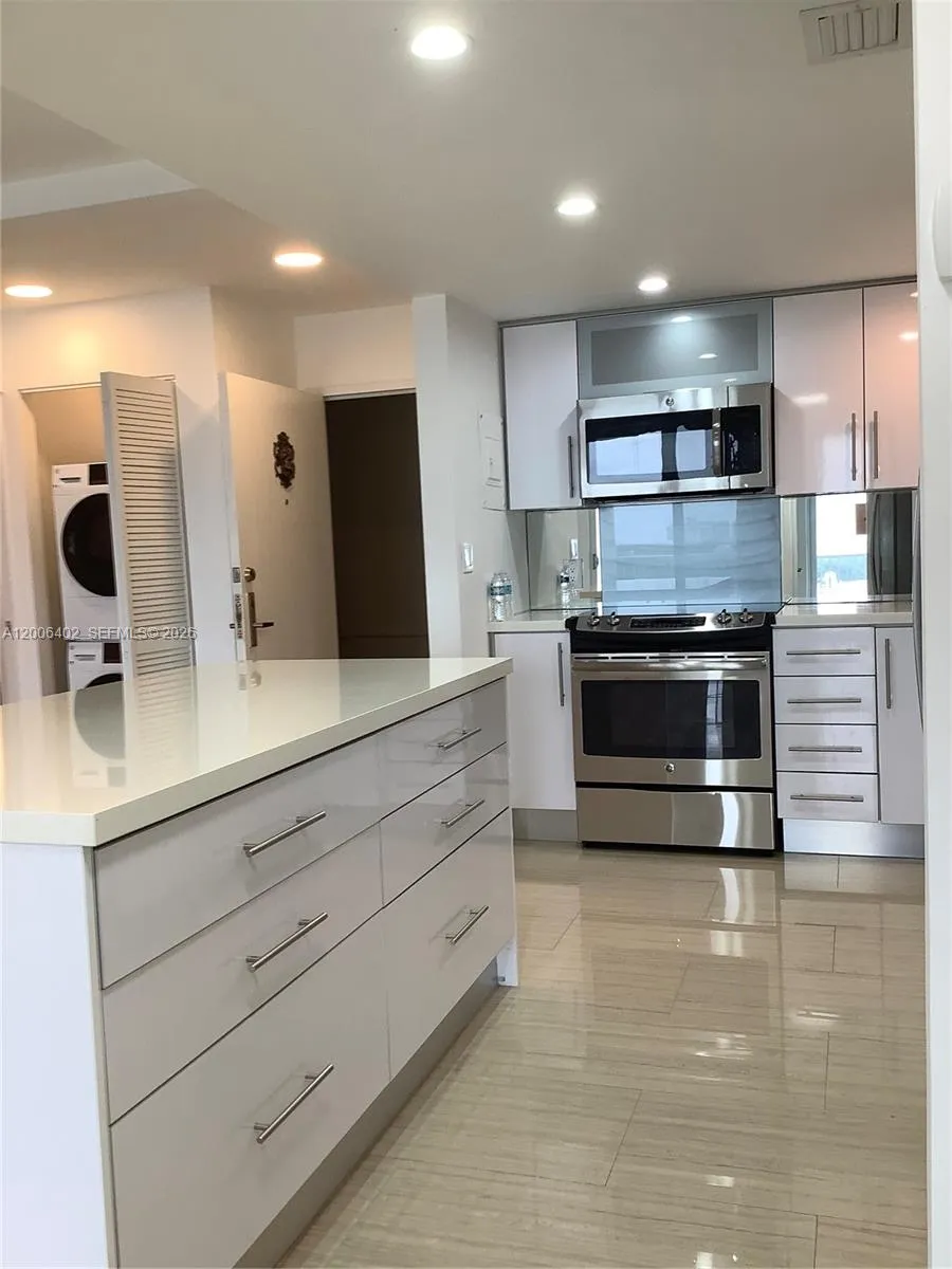 150 SE 25th Rd # 14H, Miami FL 33129