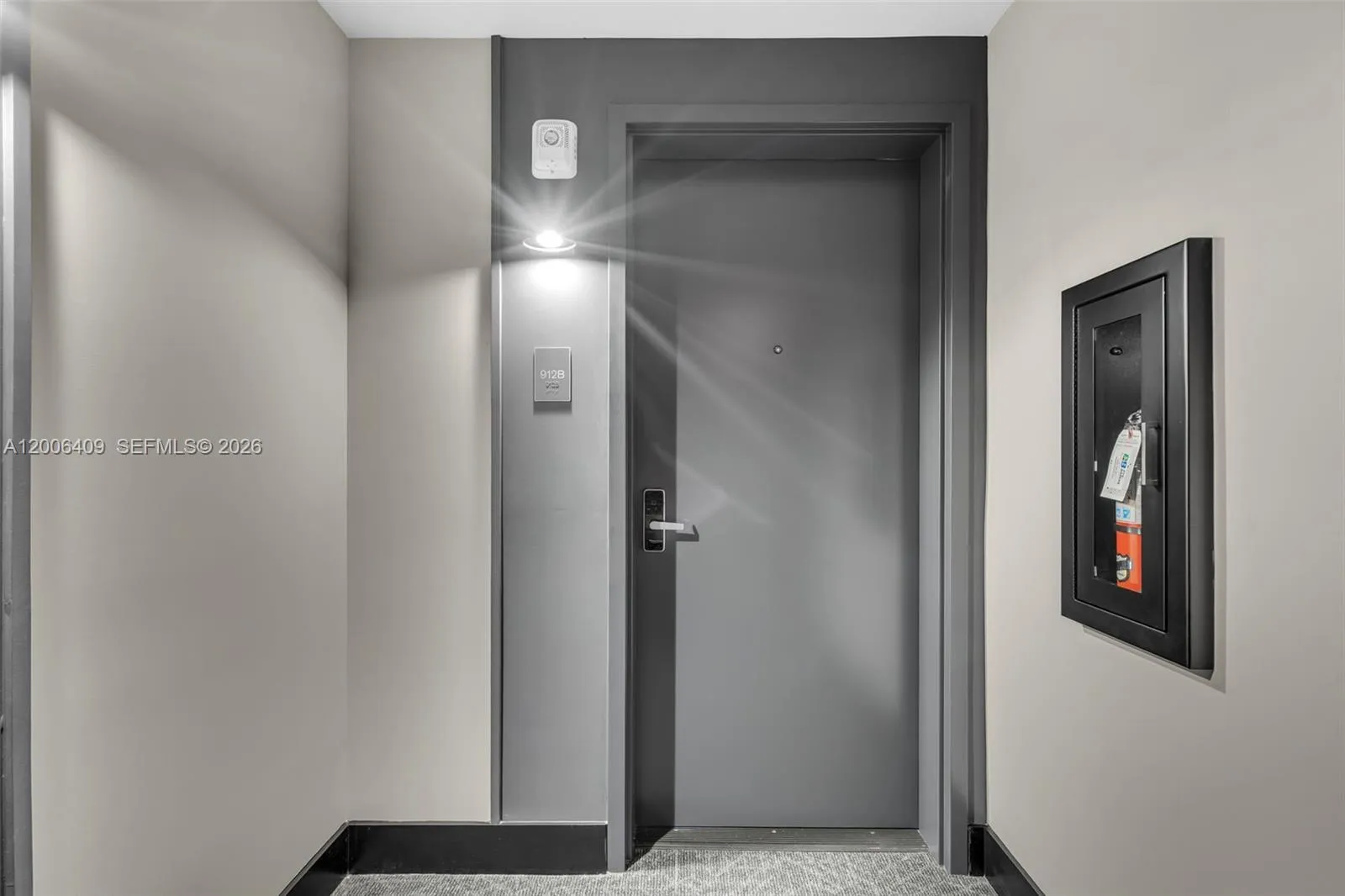 121 NE 5th St # 912B, Miami FL 33132