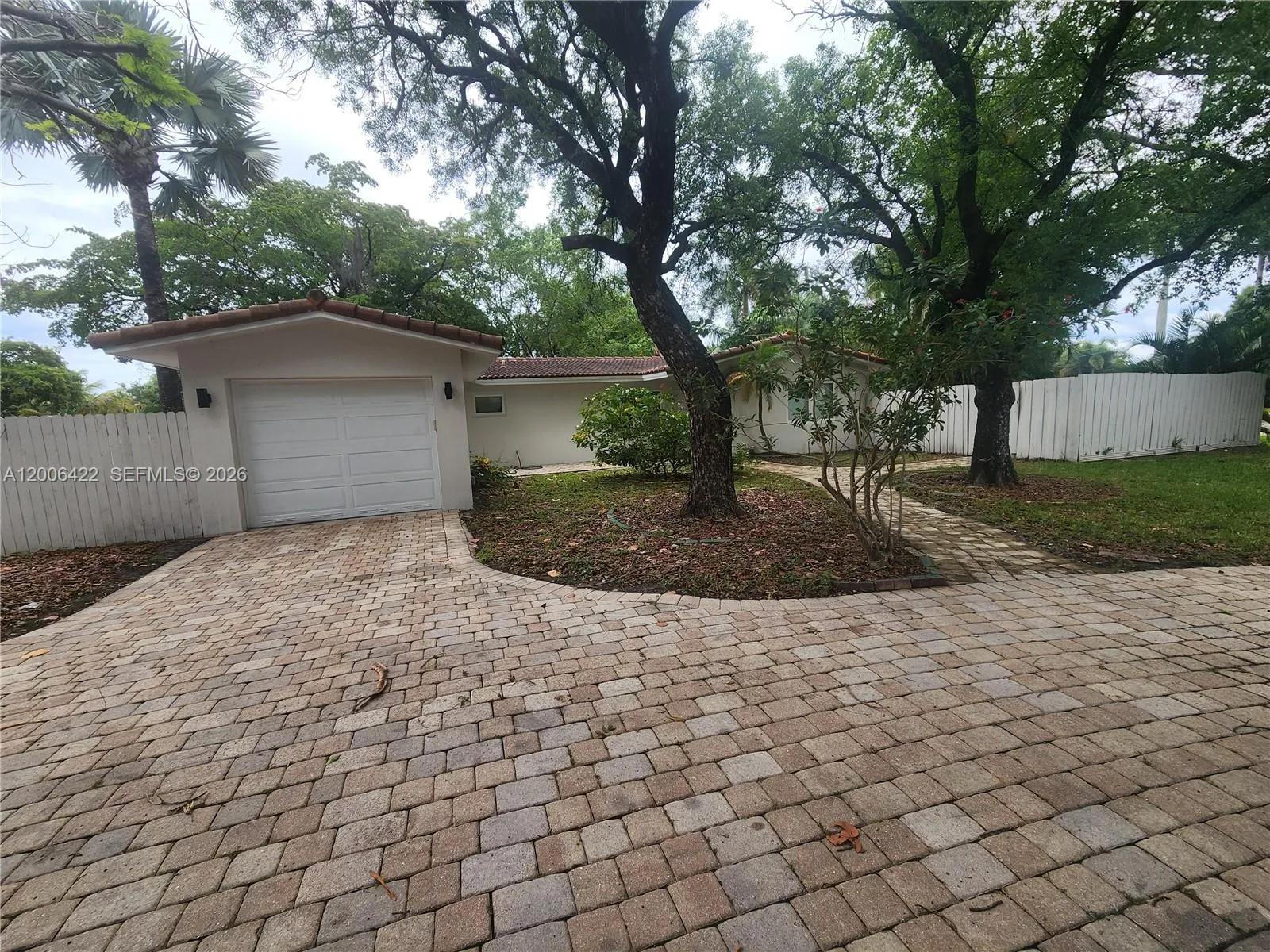 3 bedroom 2 bath for sale at 141 NE 30th St, Wilton Manors FL 33334