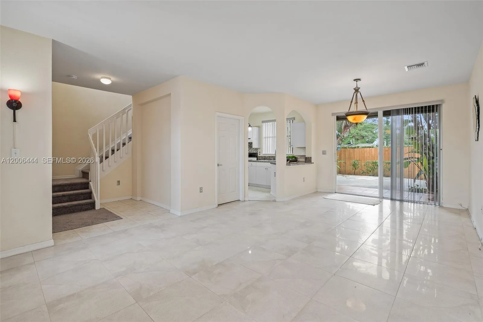 627 E Mowry Ct, Homestead FL 33030