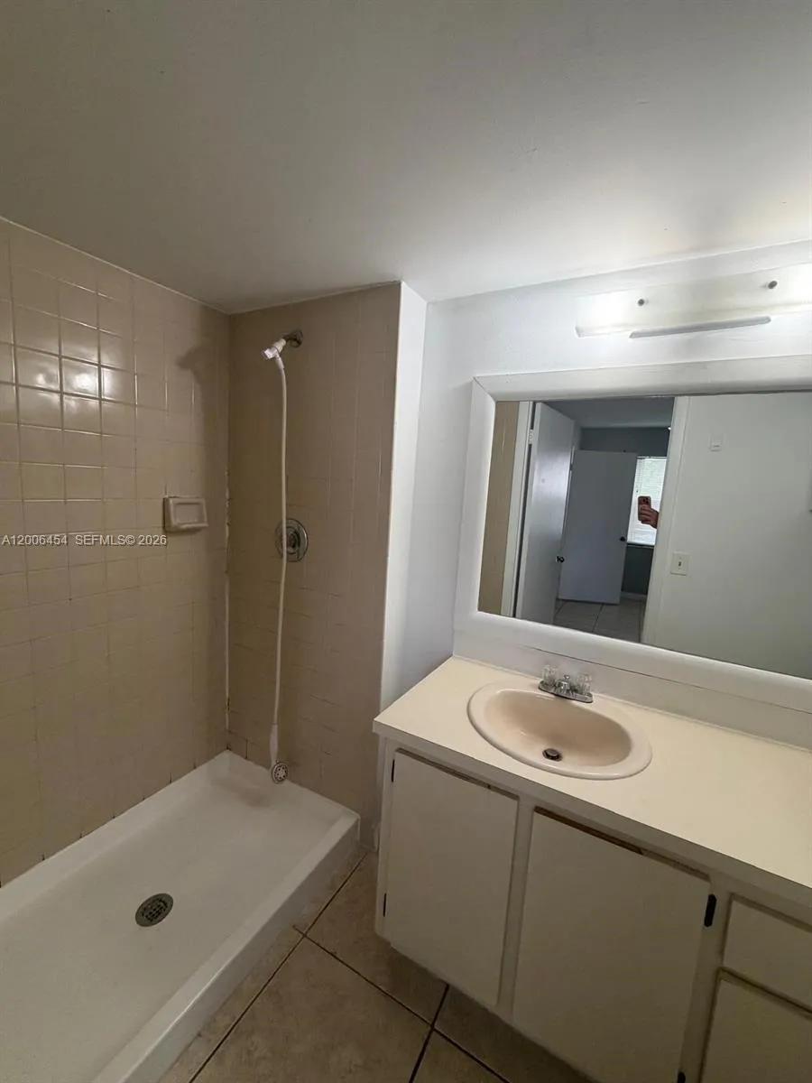 20825 NE 8th Ct # 19, Miami FL 33179