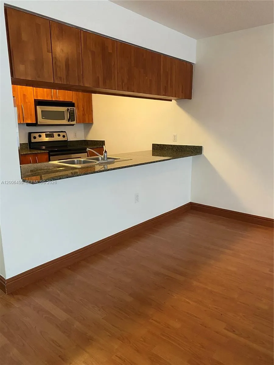 1200 Brickell Bay Dr # 1914, Miami FL 33131