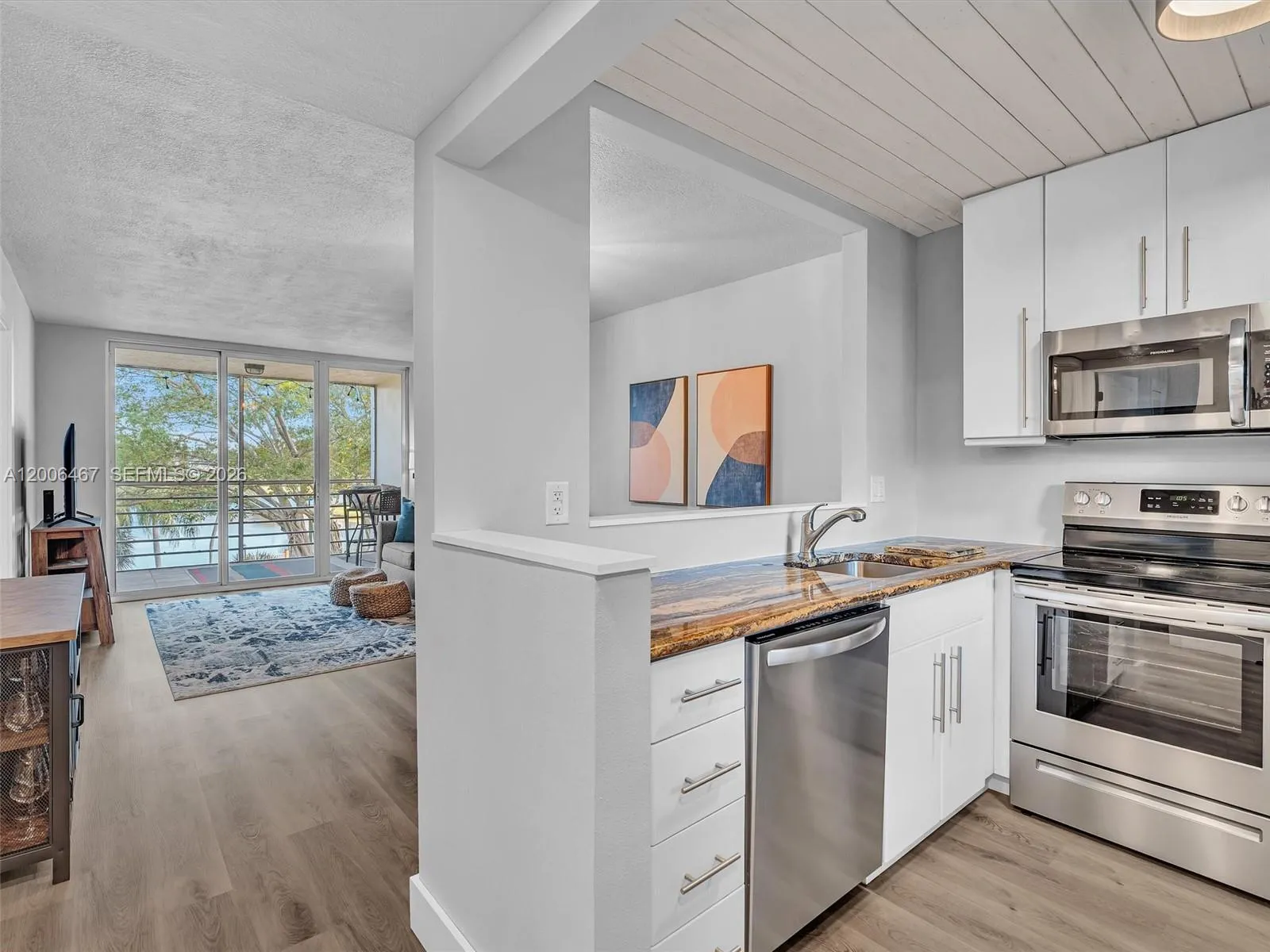 9340 Lagoon Pl # 303, Davie FL 33324