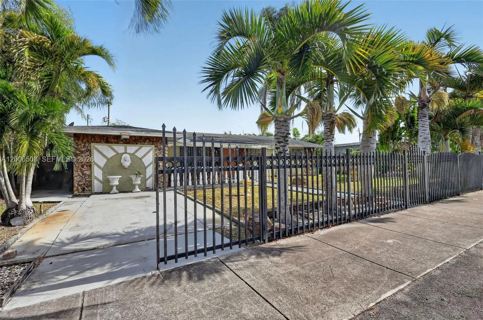 1325 NW 118th St, Miami FL 33167