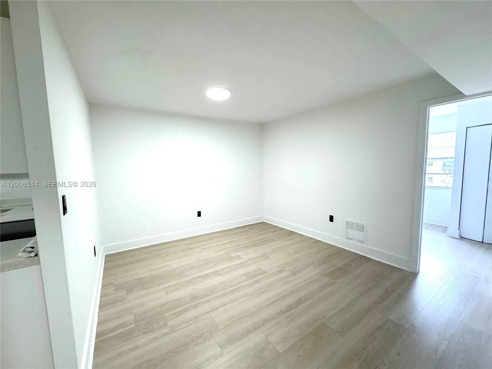 12215 W Dixie Hwy # 304, North Miami FL 33161