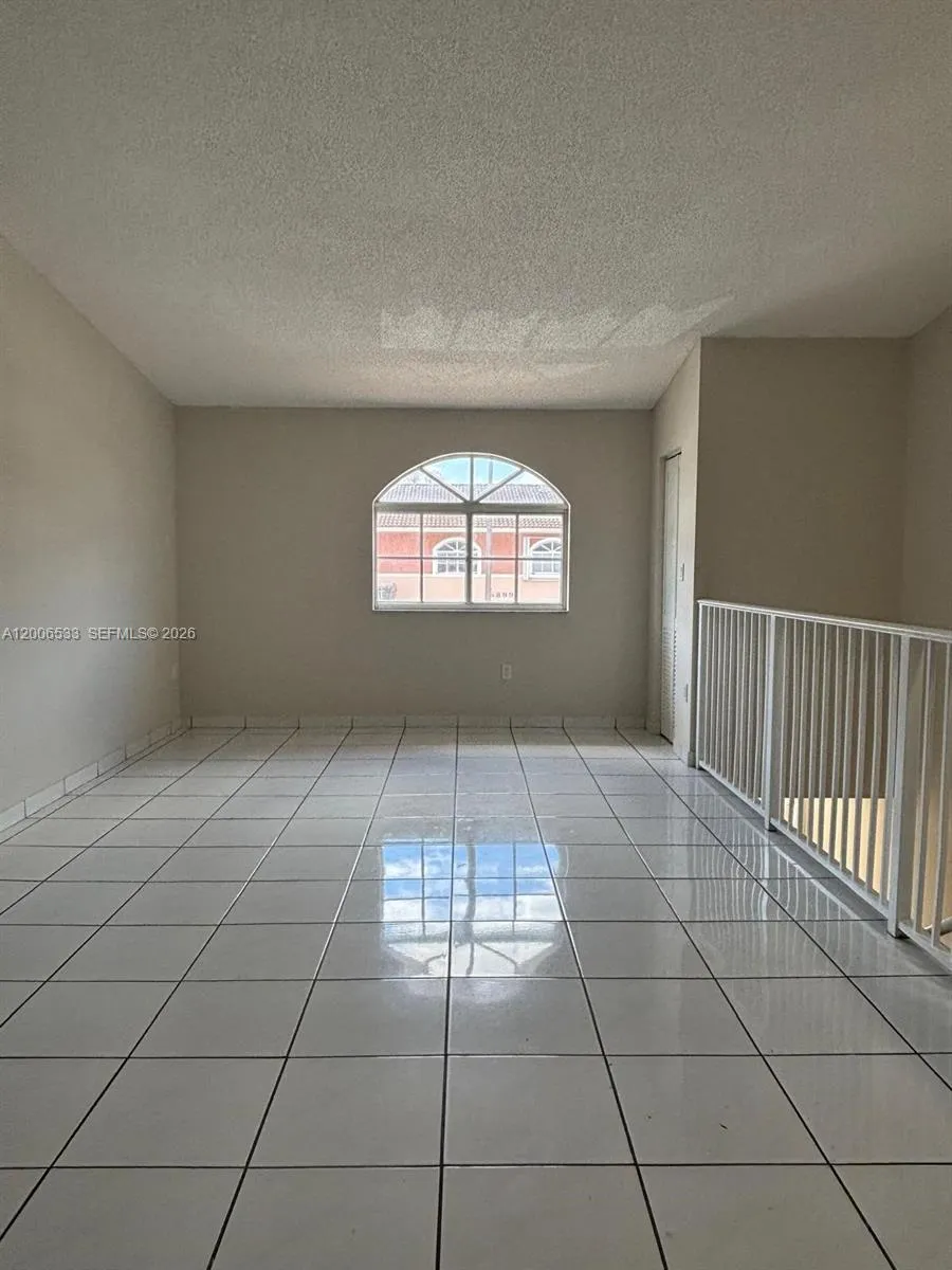 6891 W 36th Ave # 201, Hialeah FL 33018