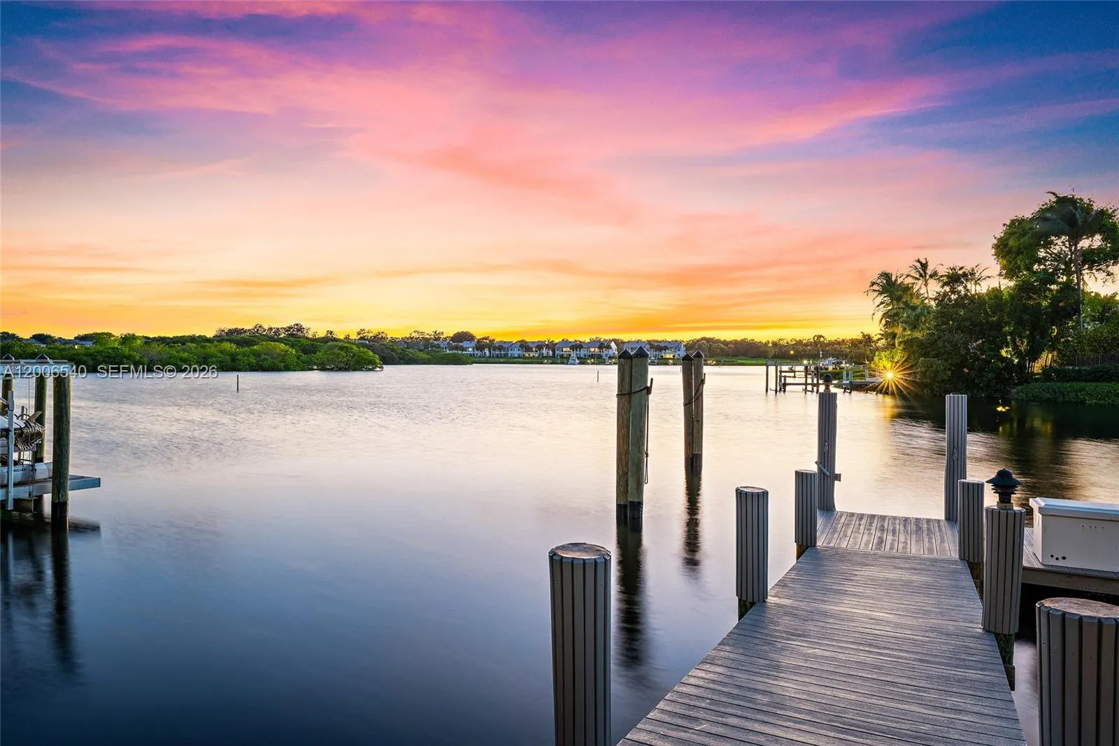 121 Commodore Dr, Jupiter FL 33477