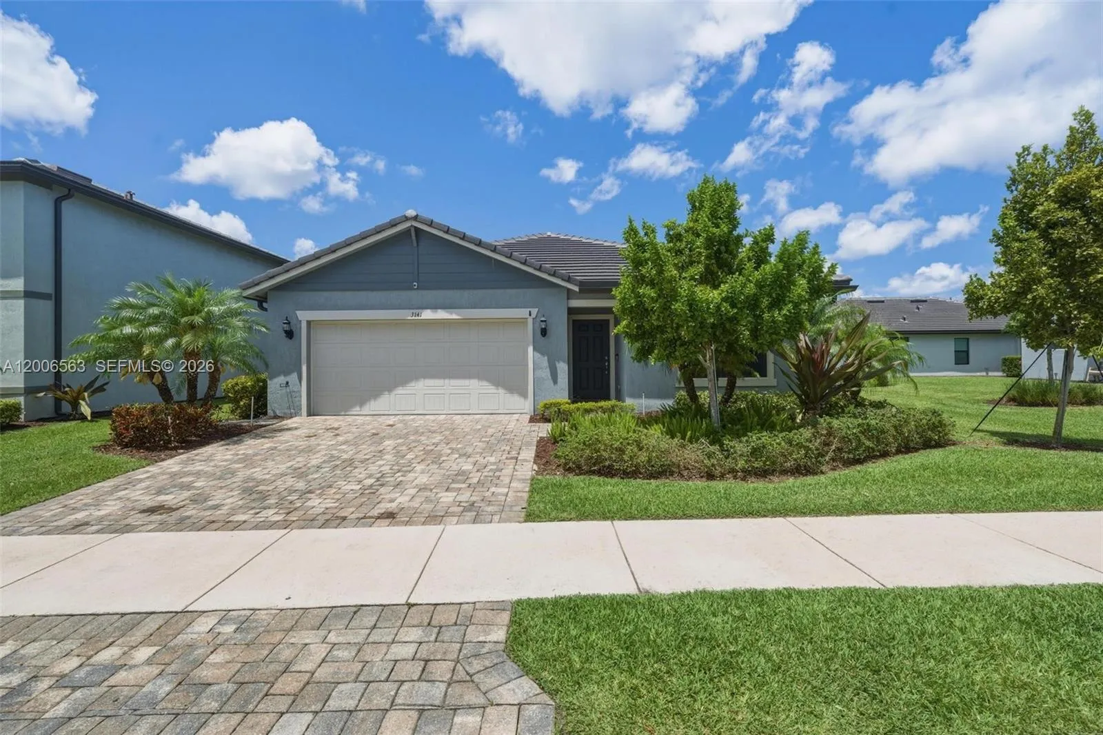 3141 Poinciana St, Lauderdale Lakes FL 33311