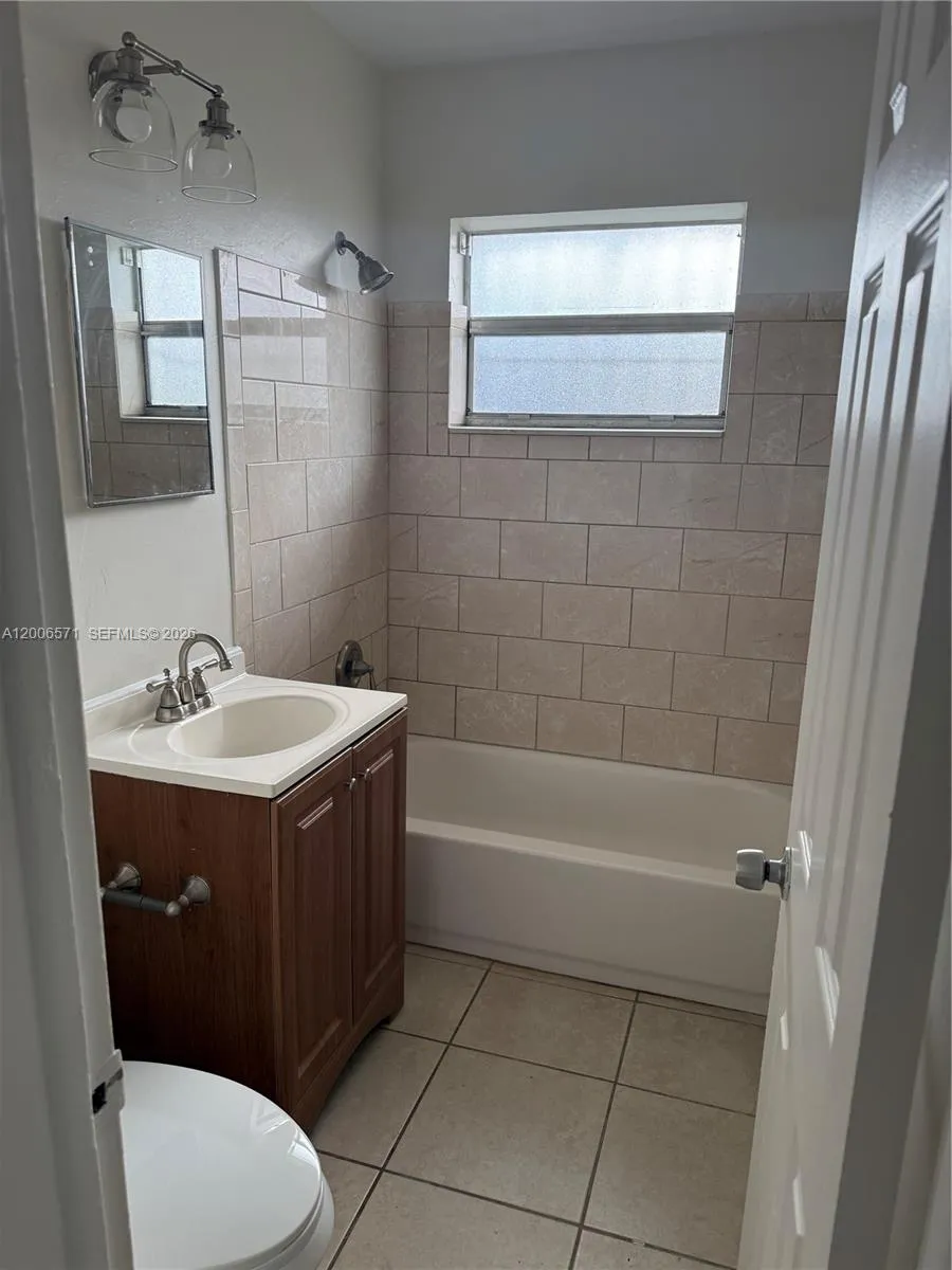 2910 NW 92nd St # 2944, Miami FL 33147