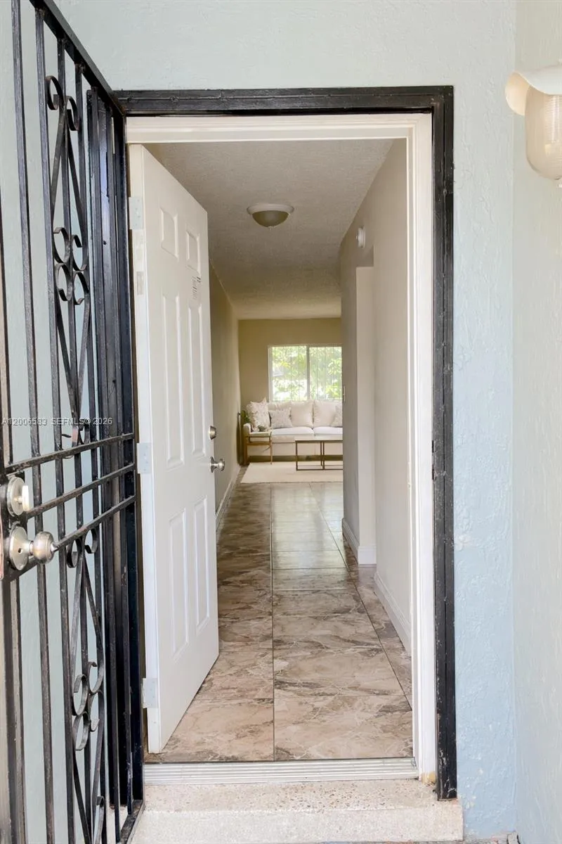 3896 NW 207 St # 1, Miami Gardens FL 33055