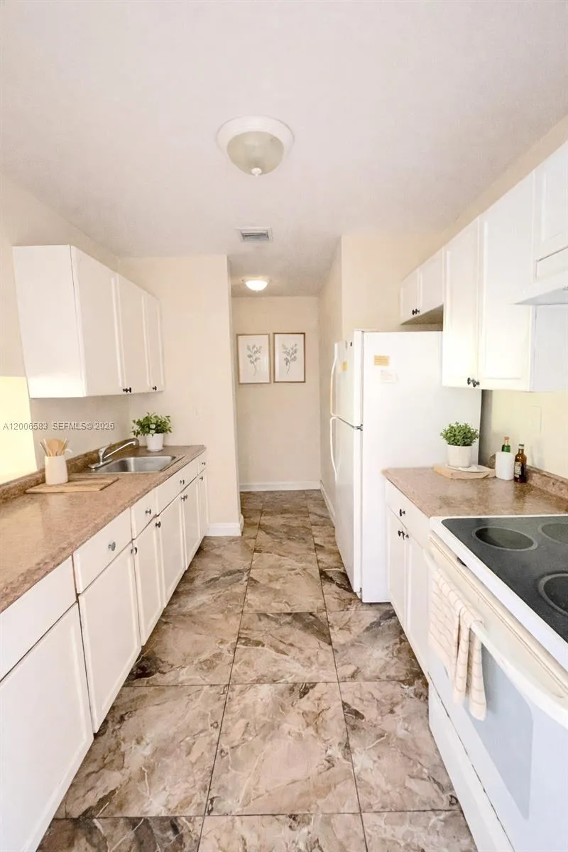 3896 NW 207 St # 1, Miami Gardens FL 33055