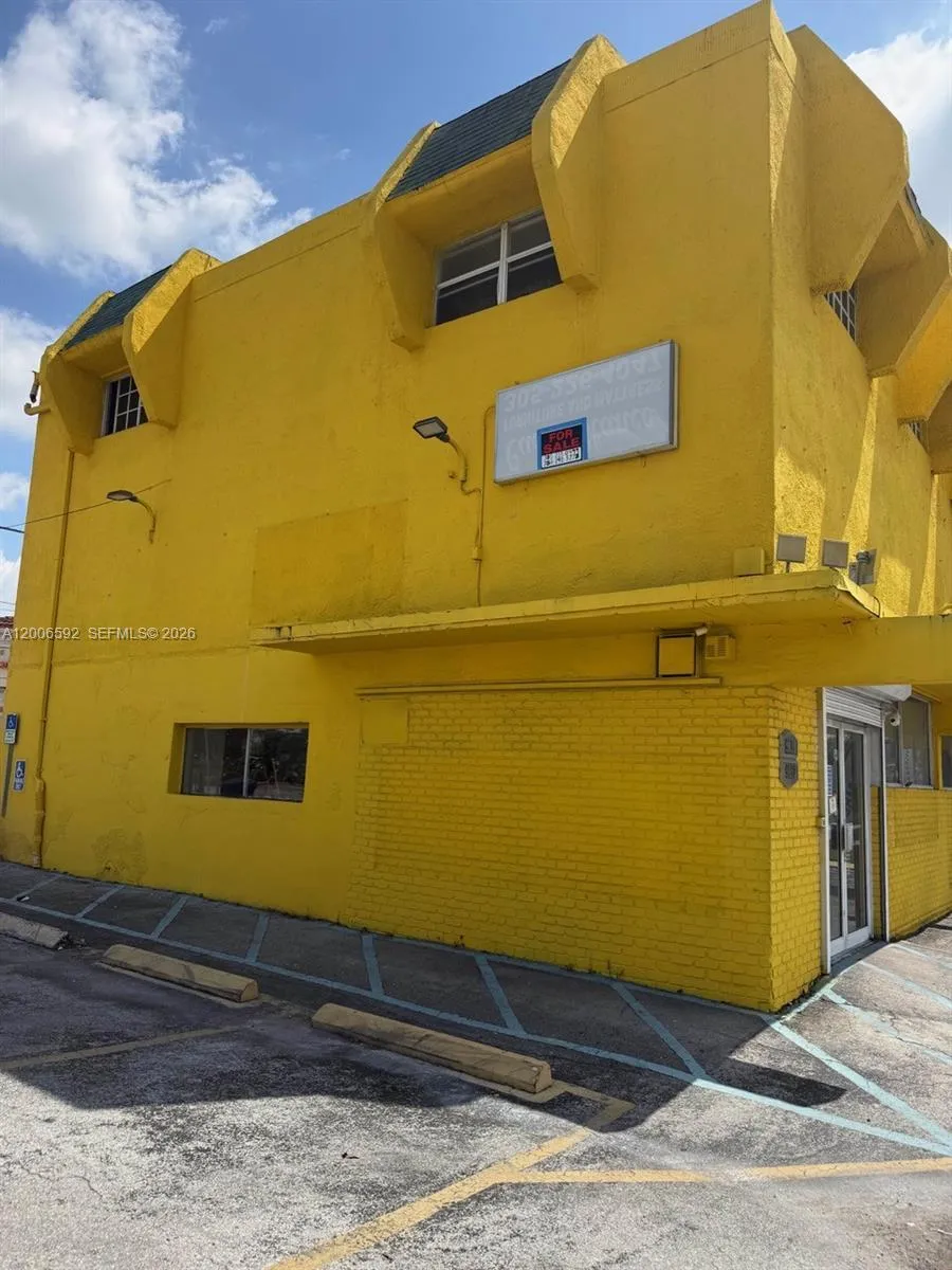 9193 SW 40th St, Miami FL 33165