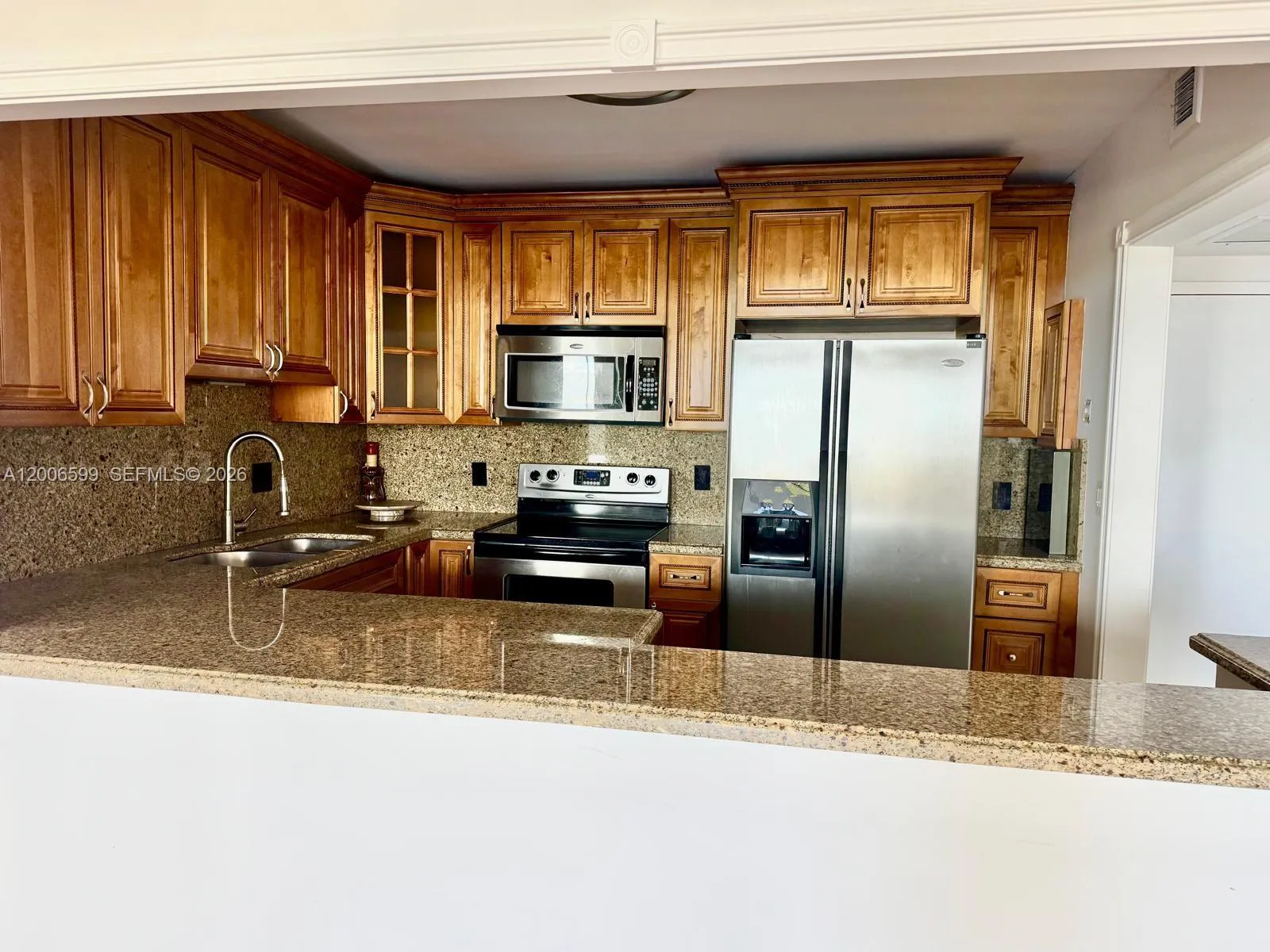 2500 Parkview Dr, Hallandale Beach FL 33009