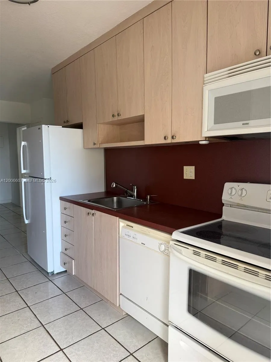 2600 S Ocean Dr # S306, Hollywood FL 33019