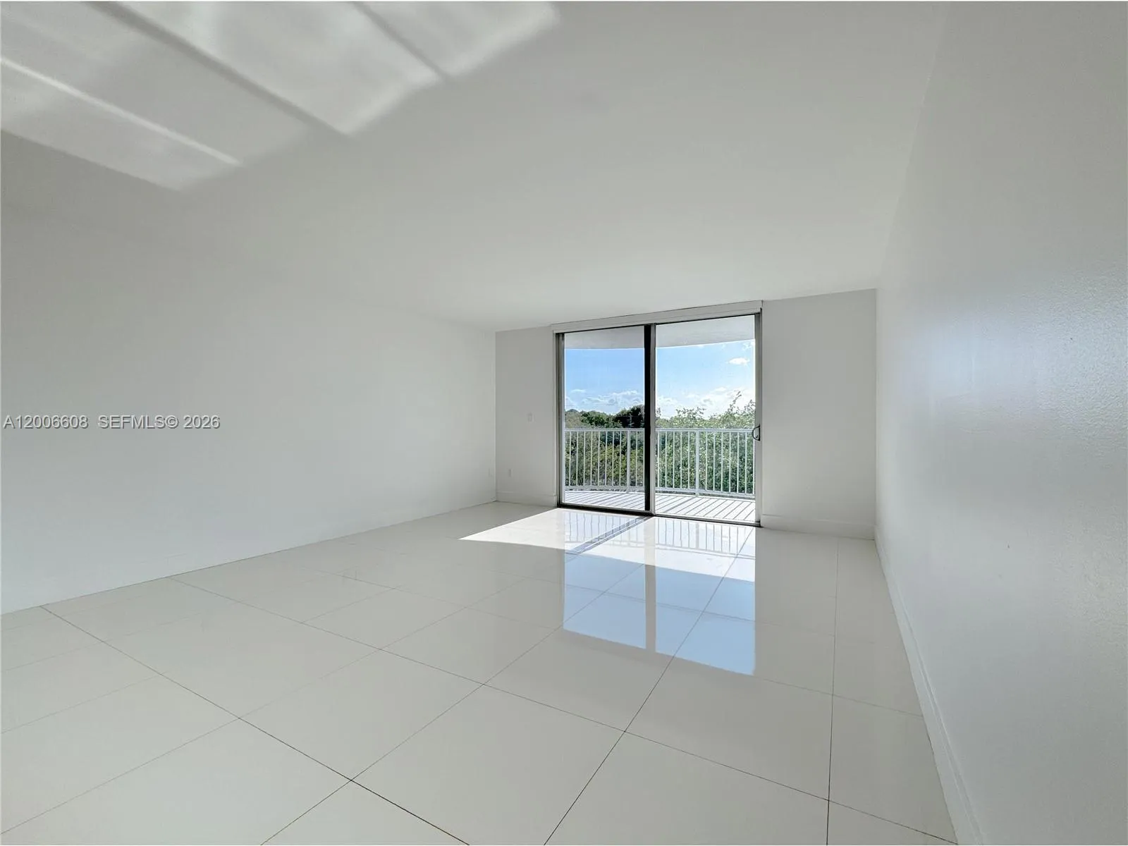 210 Sea View Dr # 403, Key Biscayne FL 33149