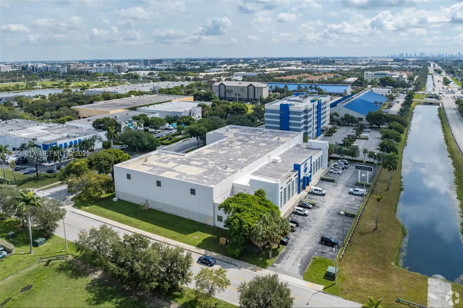 8975 NW 26th St, Doral FL 33172