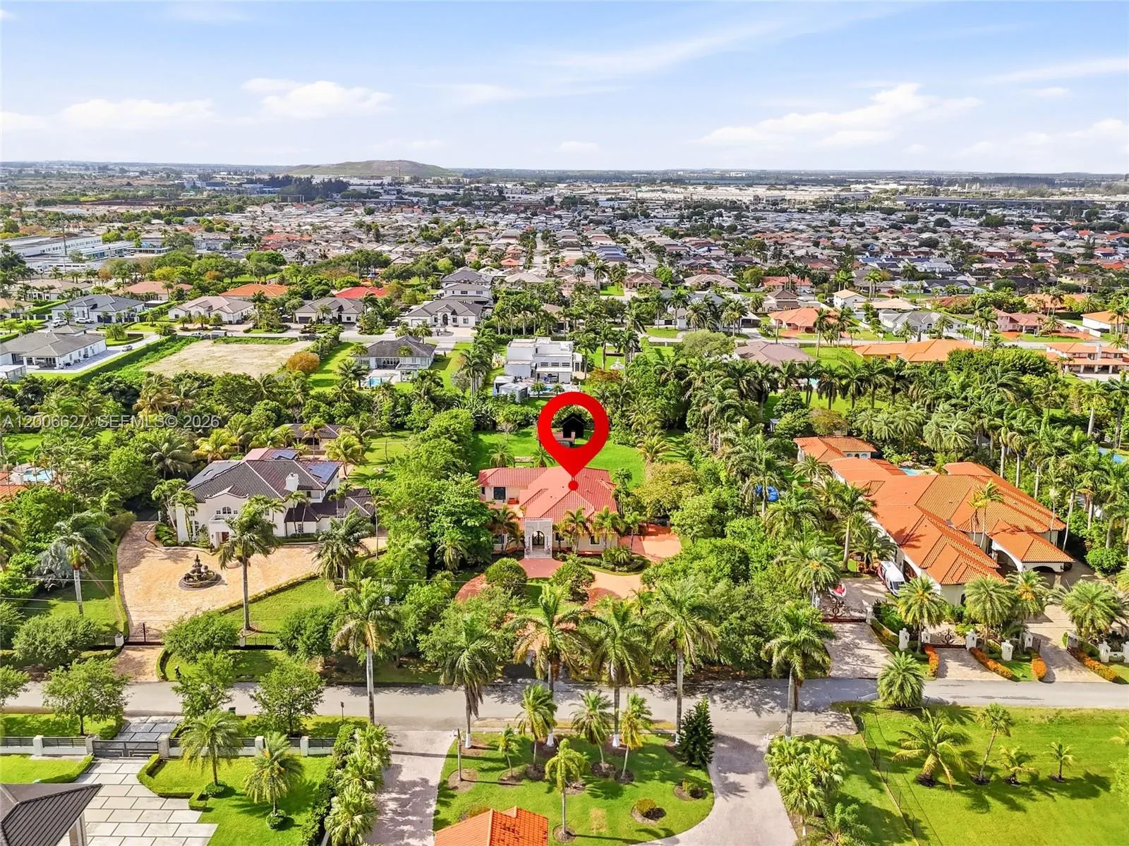 9898 NW 133rd St, Hialeah Gardens FL 33018