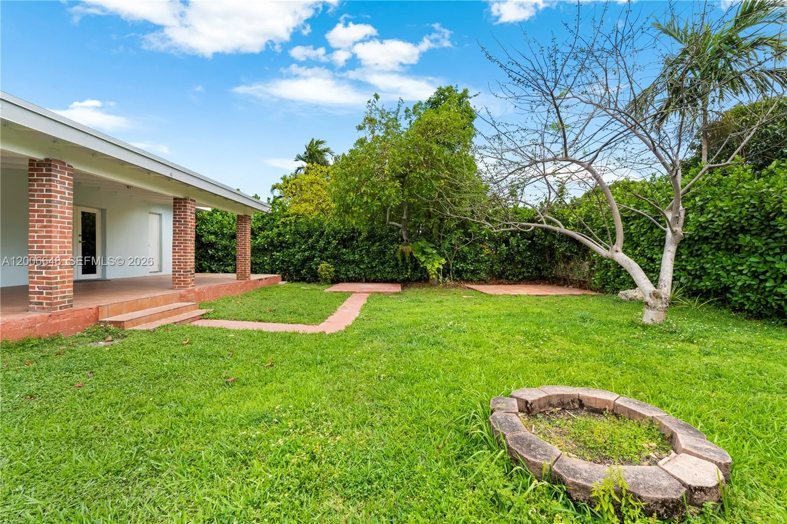 330 SW 104th Ct, Sweetwater FL 33174