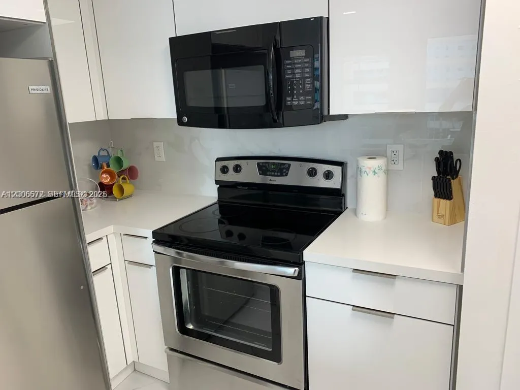 185 SE 14th Ter # 1009, Miami FL 33131