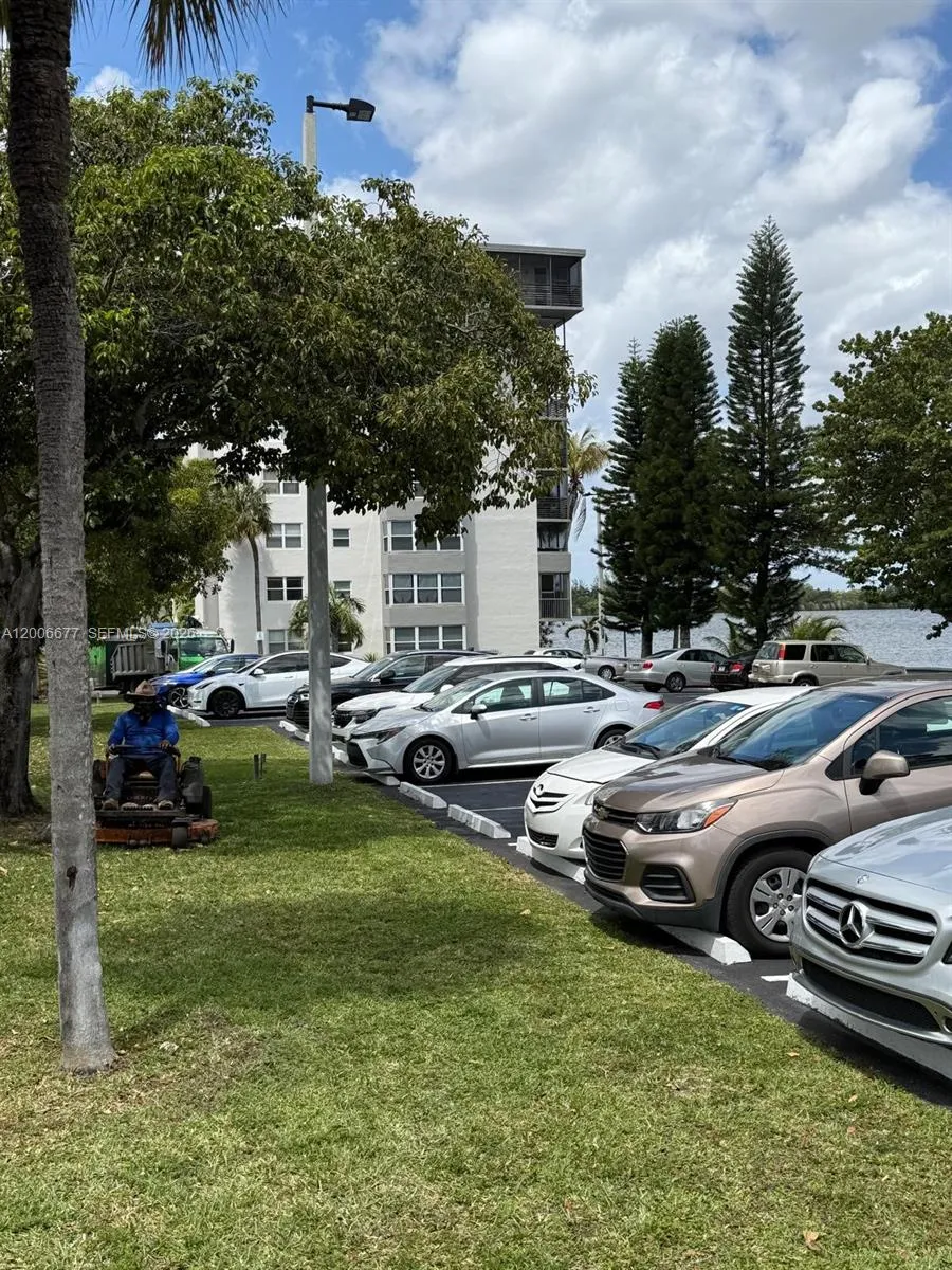 1175 NE Miami Gardens Dr # 703, Miami FL 33179