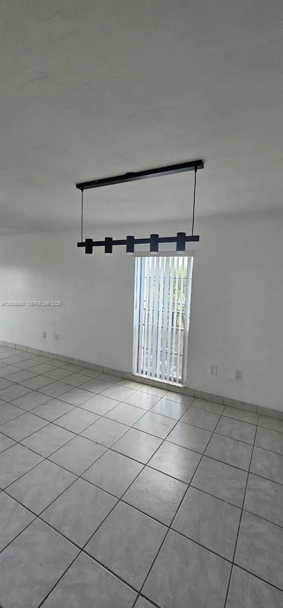 6884 N Kendall Dr # C404, Pinecrest FL 33156