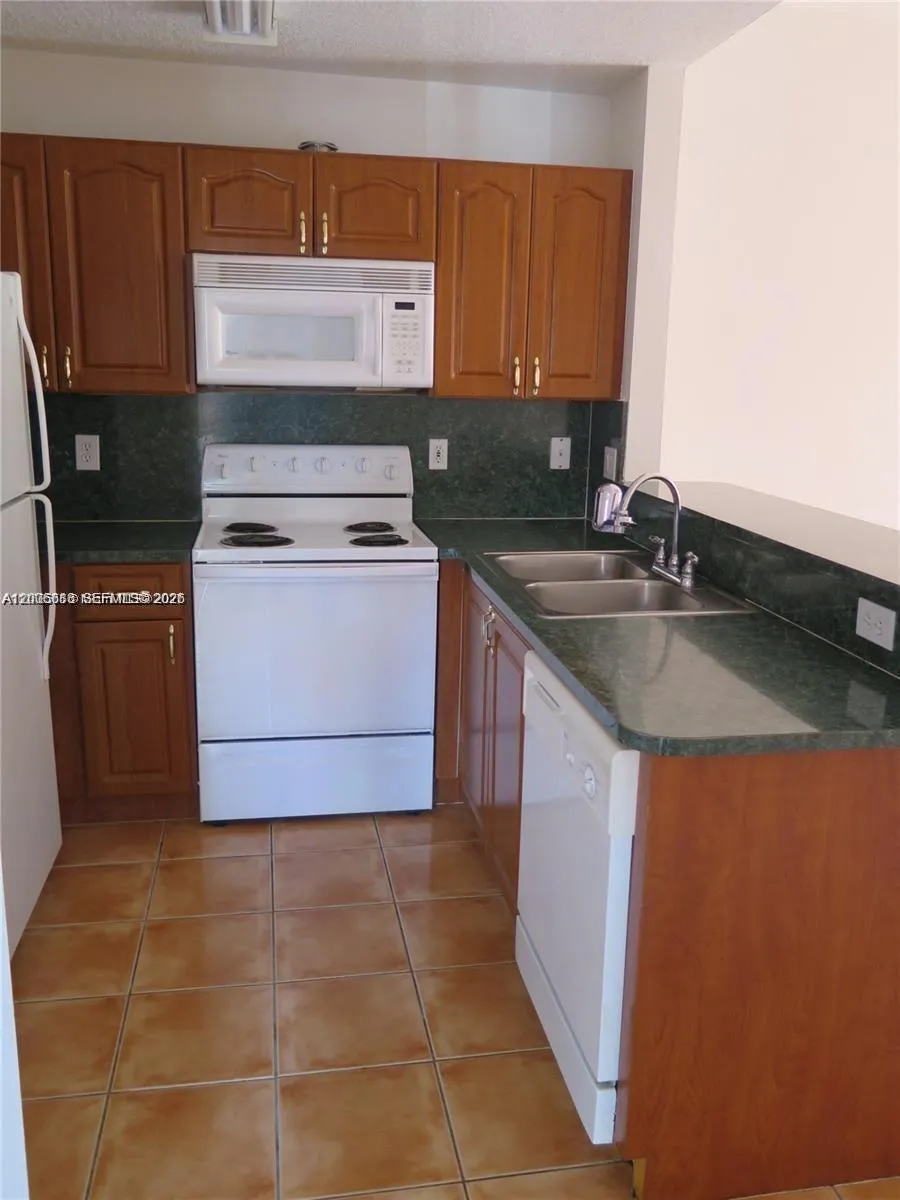 6202 NW 116th Pl # 443, Doral FL 33178