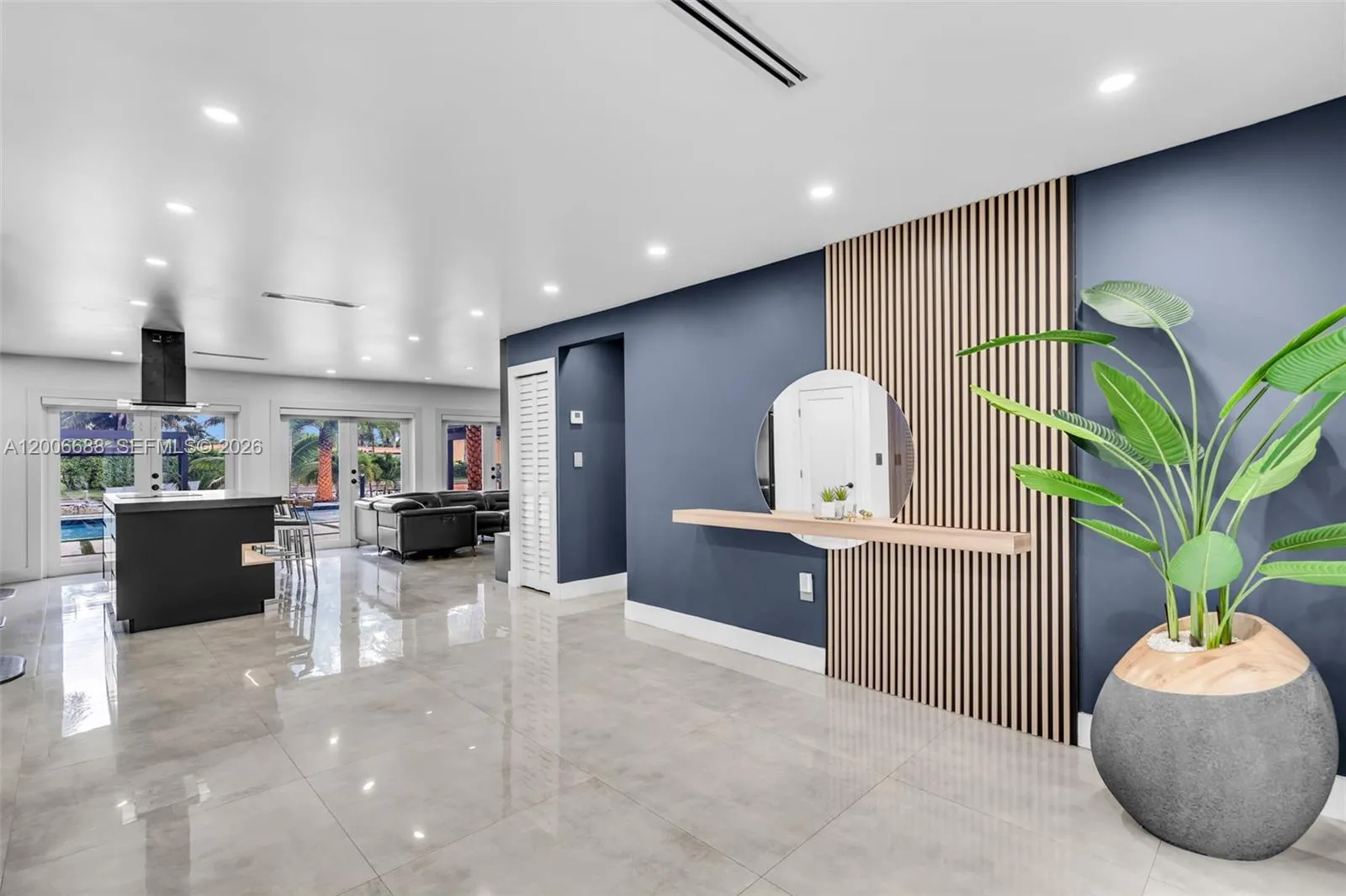 8241 NW 182nd St, Hialeah FL 33015