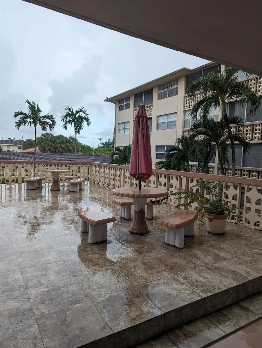 211 NE 8th Ave # 209, Hallandale Beach FL 33009