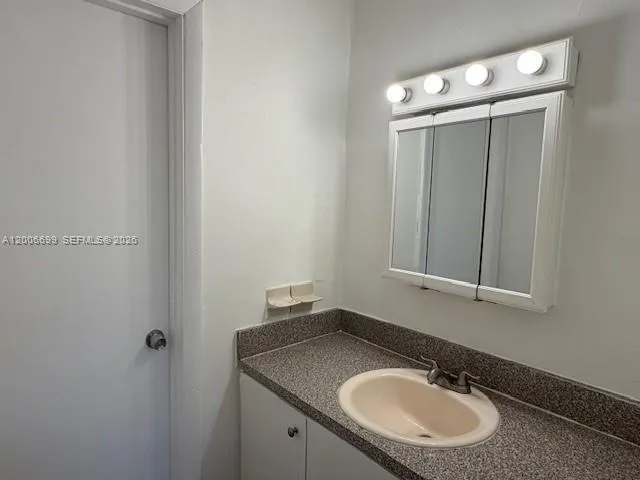 805 W 30th St # 15, Hialeah FL 33012