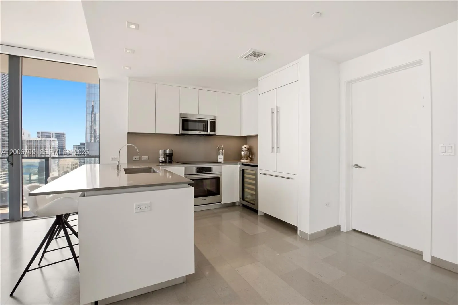 68 SE 6th St # 2701, Miami FL 33131