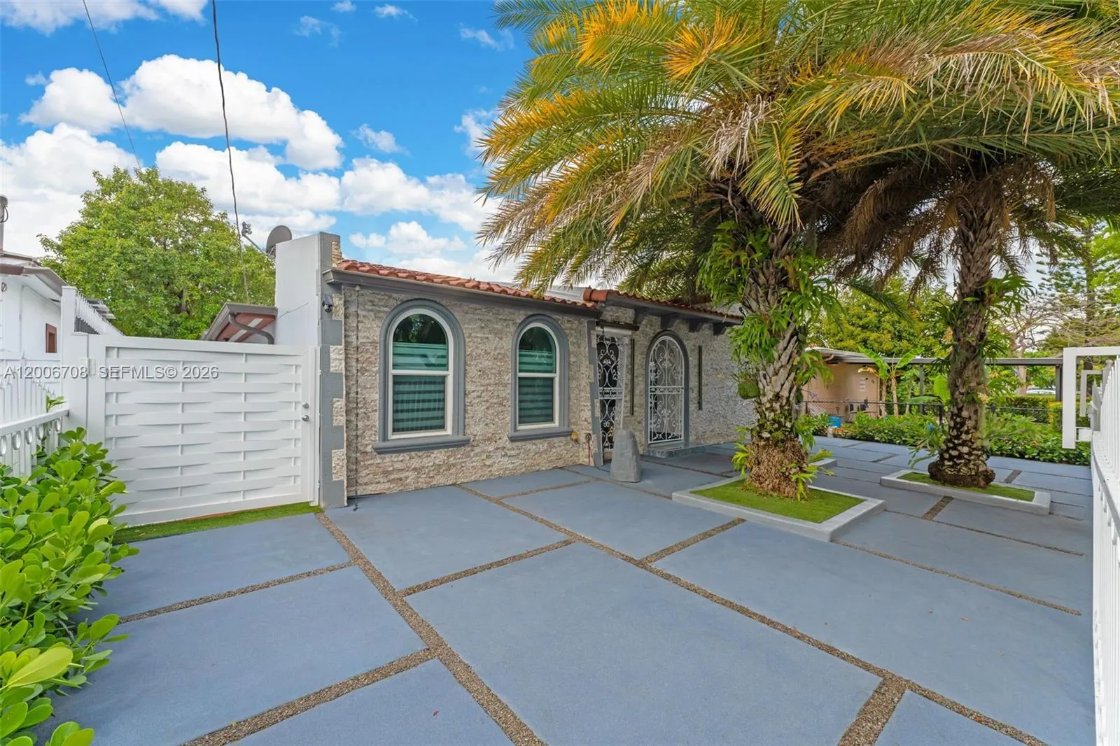 1870 NW 32nd Ave, Miami FL 33125