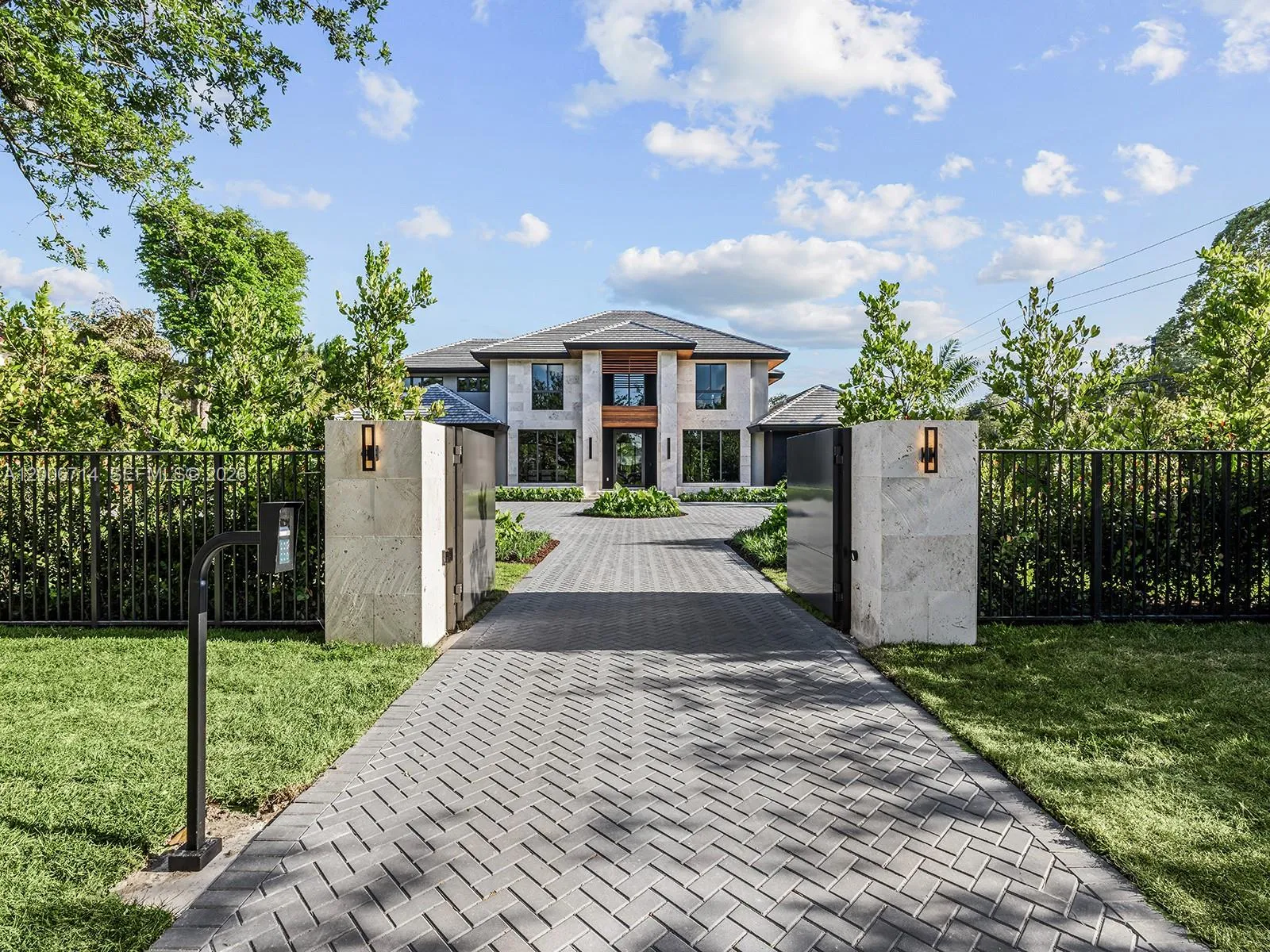 6690 SW 96th St, Pinecrest FL 33156