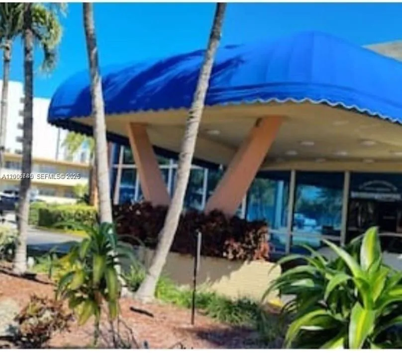 26 Diplomat Pkwy # 2314, Hallandale Beach FL 33009