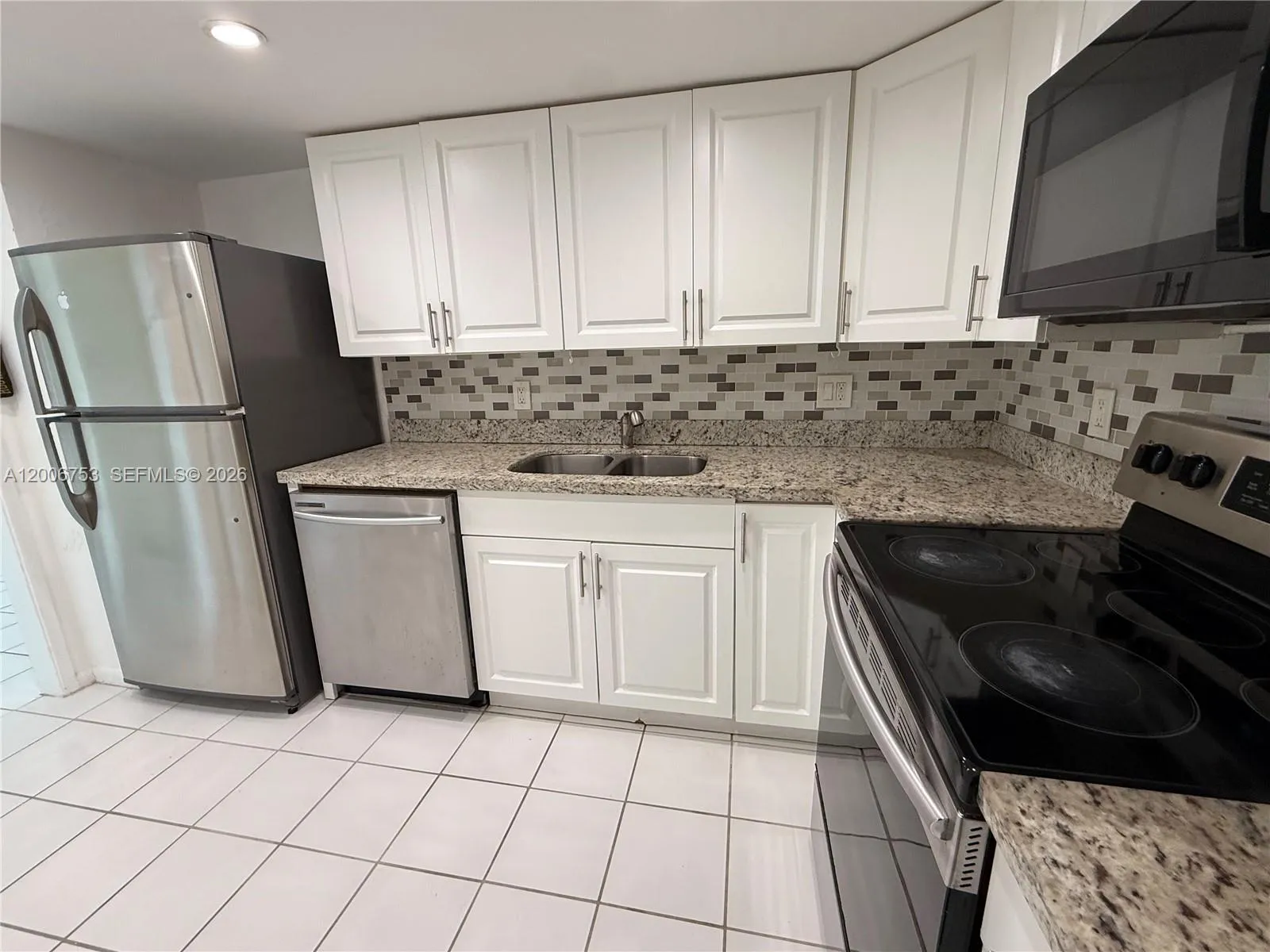 400 Kings Point Dr, Sunny Isles Beach FL 33160