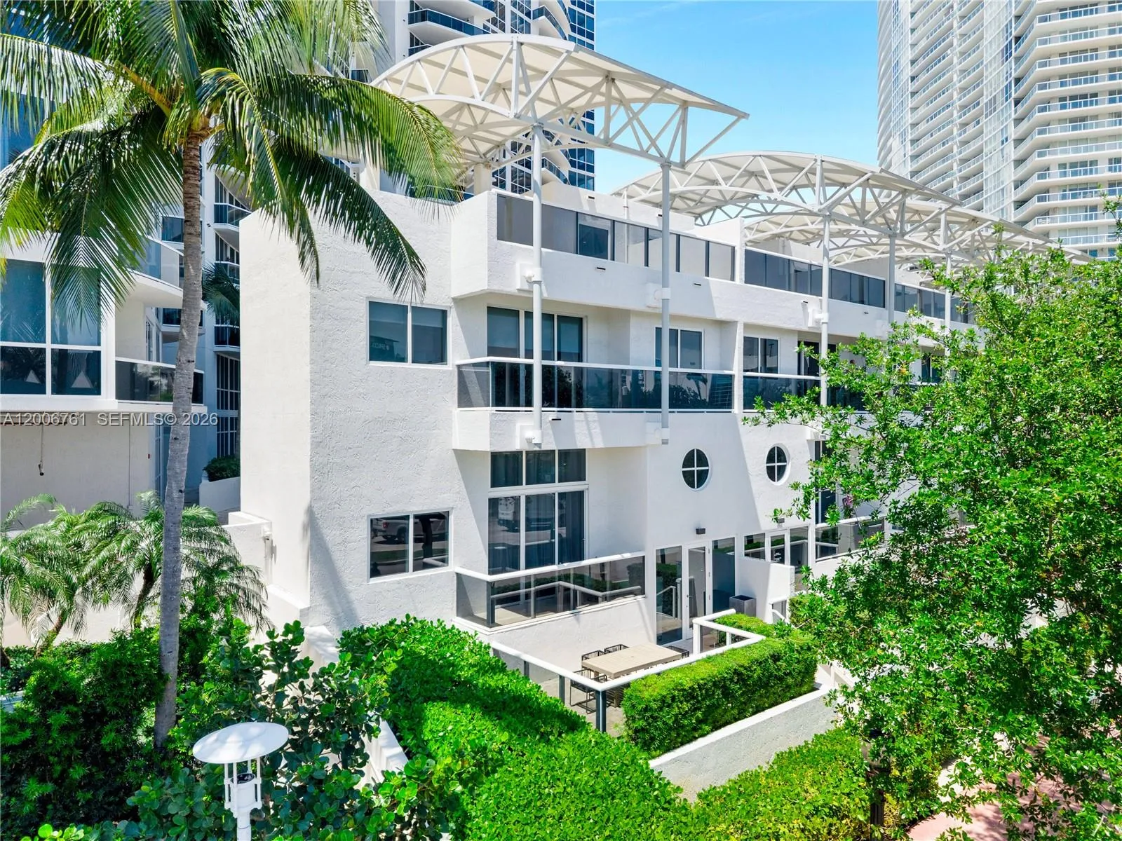400 Alton Rd # 1A, Miami Beach FL 33139